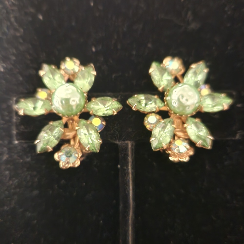 Sparkling Green Rhinestone Flower Clip On Earrings‎ Gold Tone Vintage - Picture 4 of 12